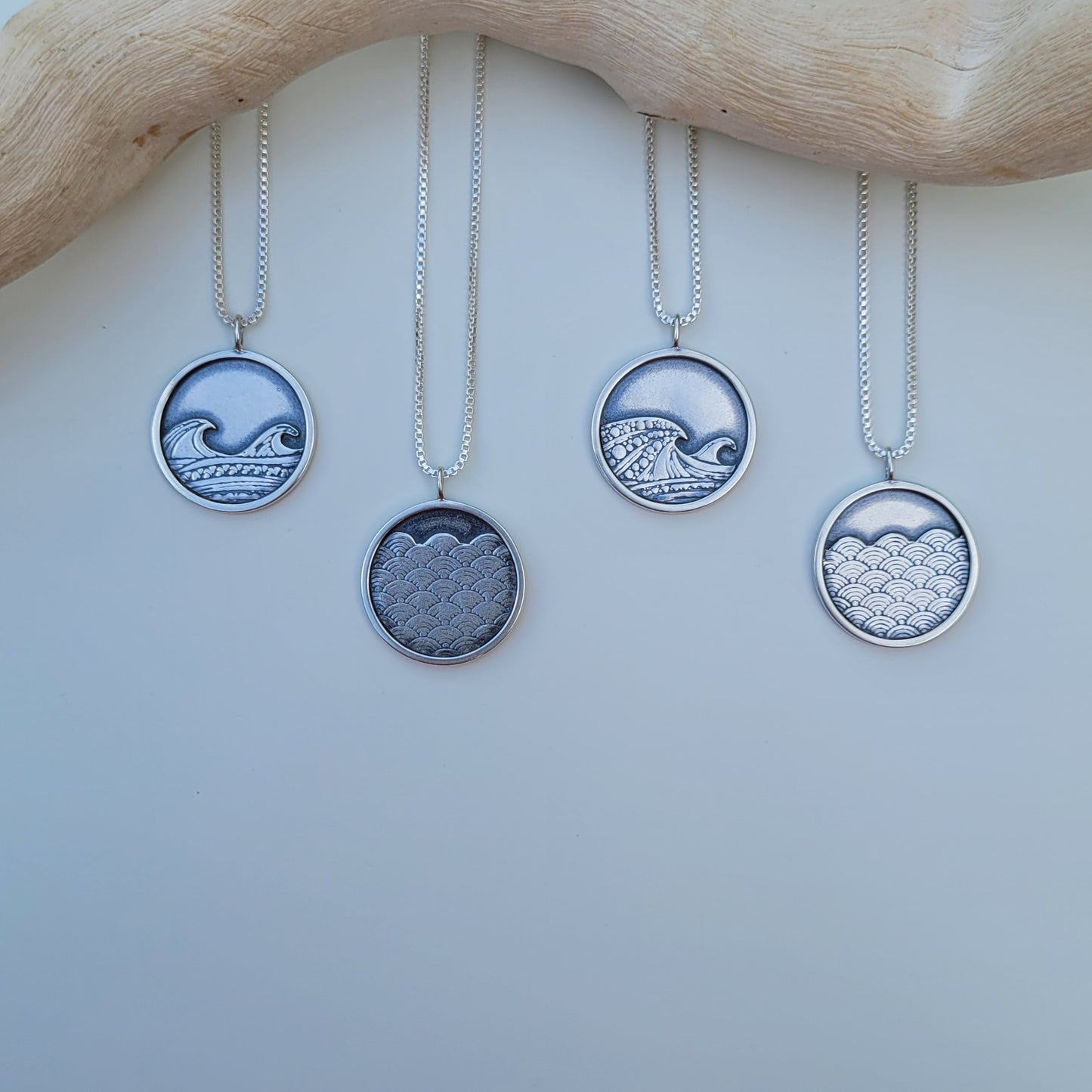 Nåpu Shadow Box Necklace