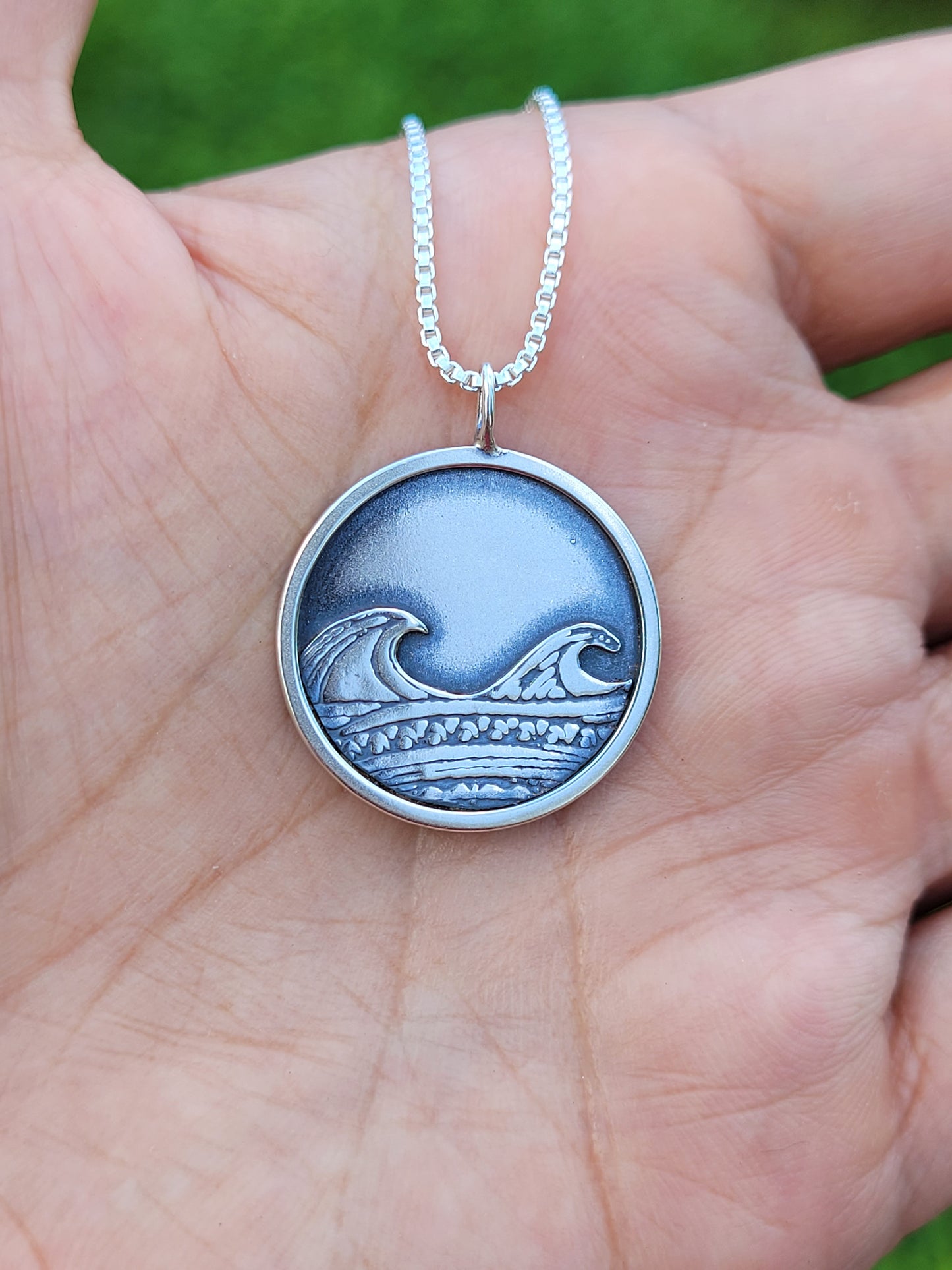 Nåpu Shadow Box Necklace